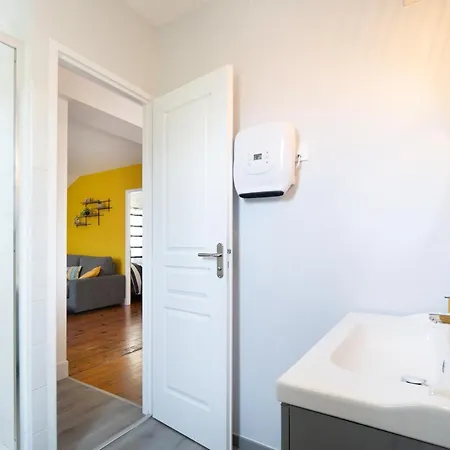 L'indus T2--hyper Centre--tout Confort--clim--wifi Apartamento